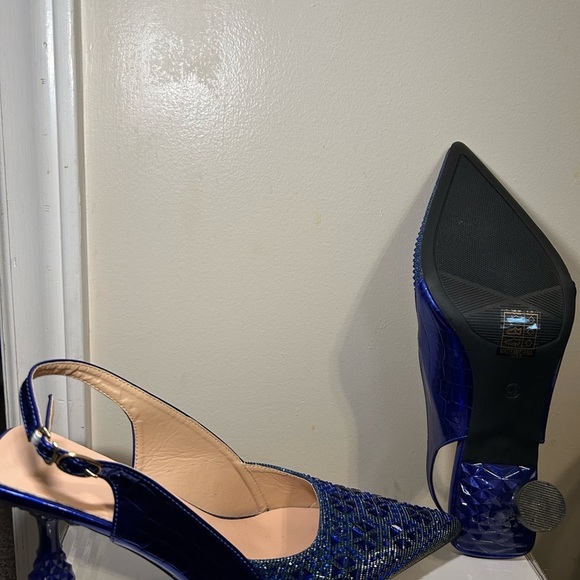 Blue Shimmer Heels with Futuristic Finish - Picture 5 of 10